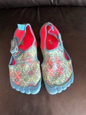 Newtz Teal Pink Patterned Water Shoes